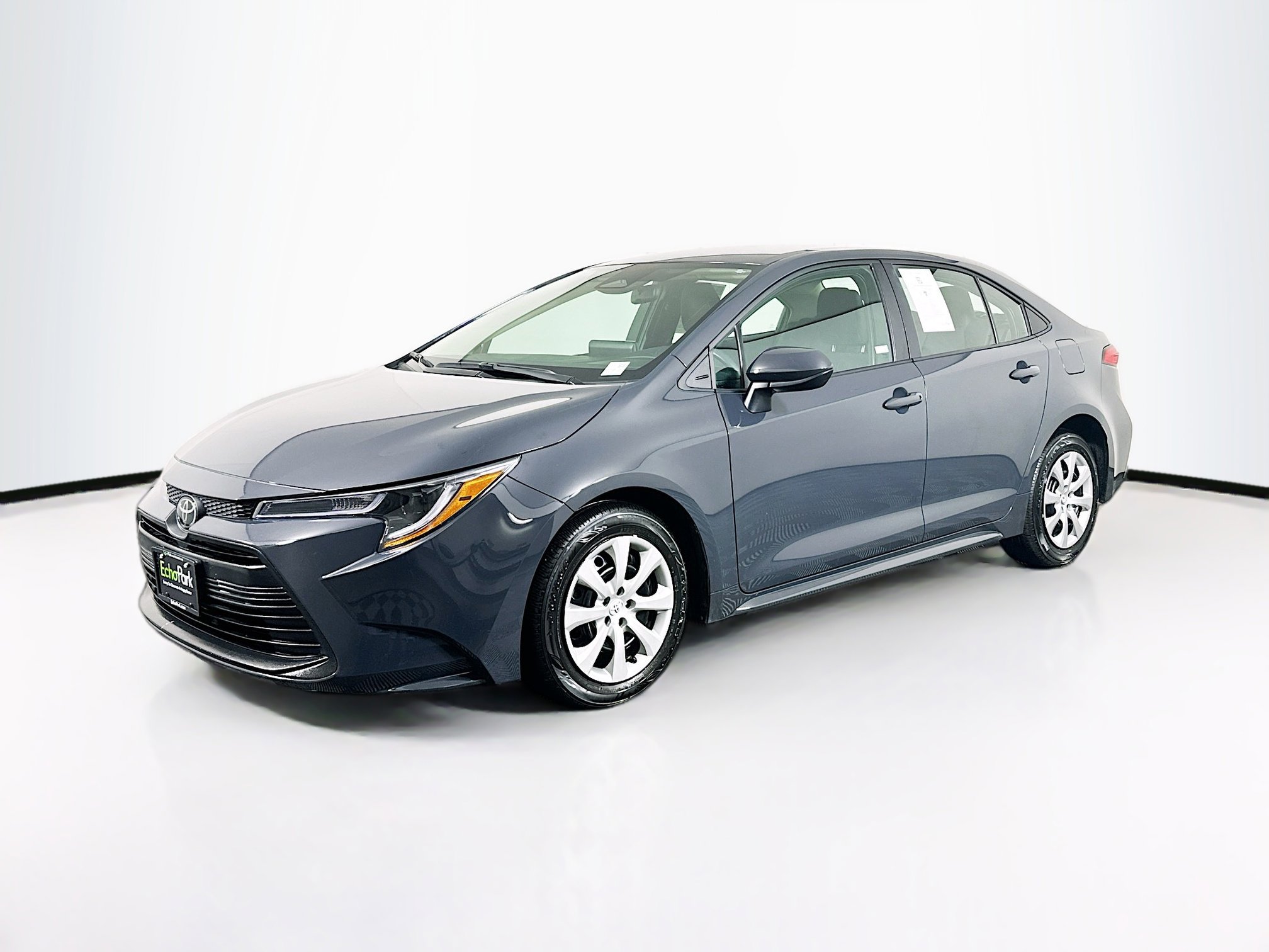 Used 2025 Toyota Corolla LE image 3