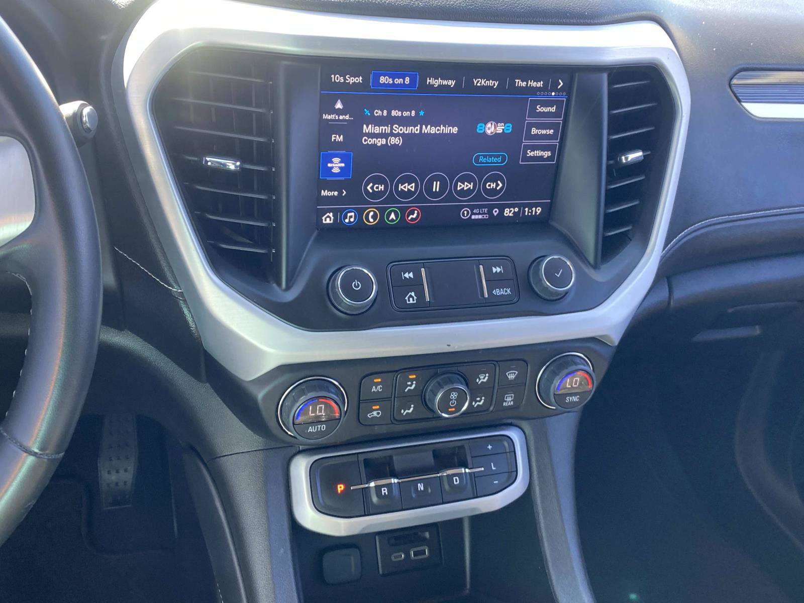 Used 2023 GMC Acadia SLT image 16