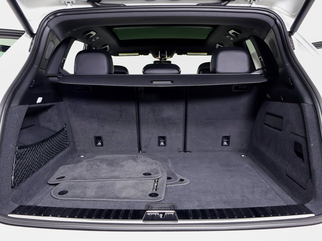 Used 2022 Porsche Cayenne image 12