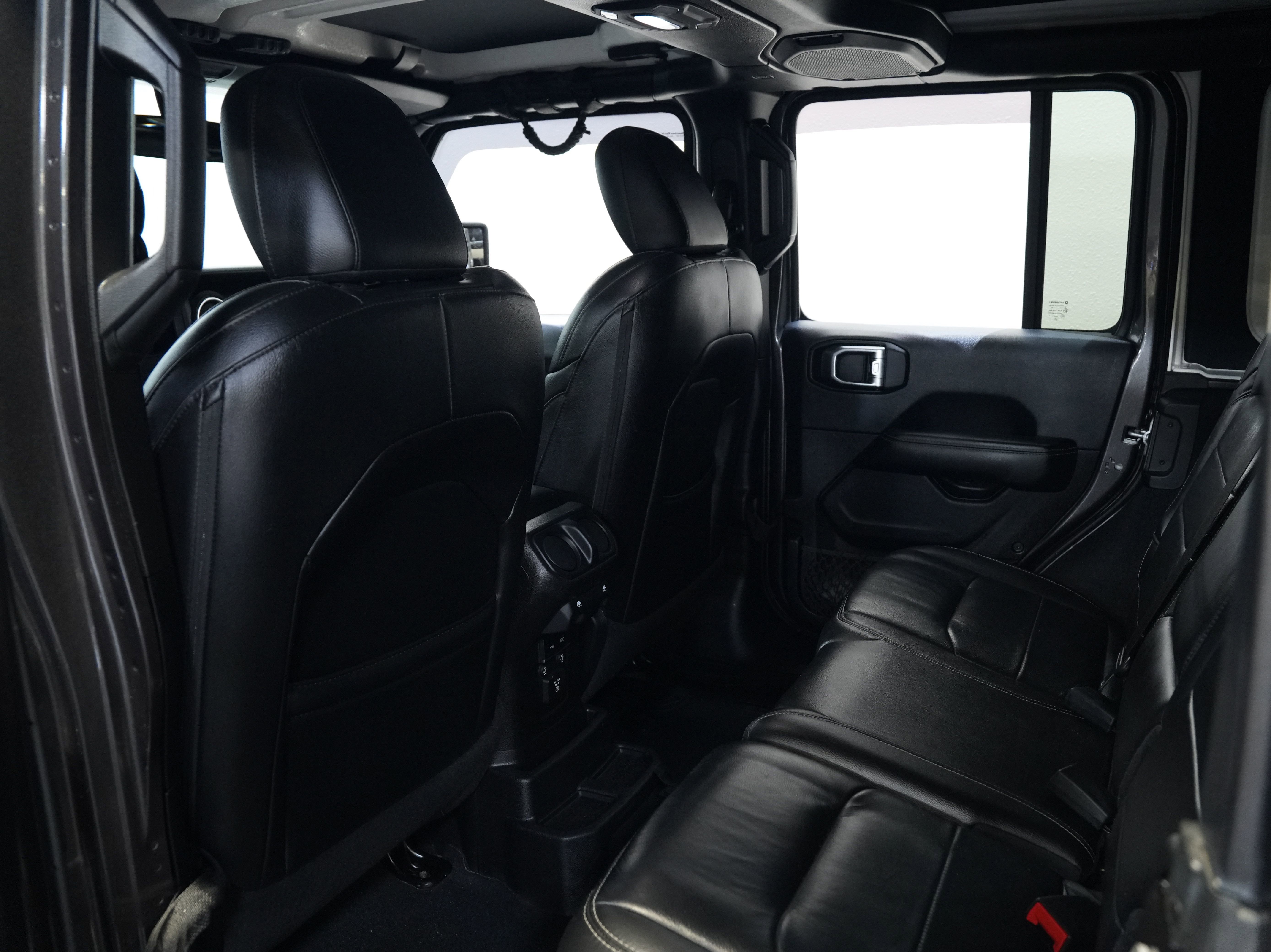 Used 2018 Jeep Wrangler Unlimited Sahara w/ Safety Group AWD/4WD image 35