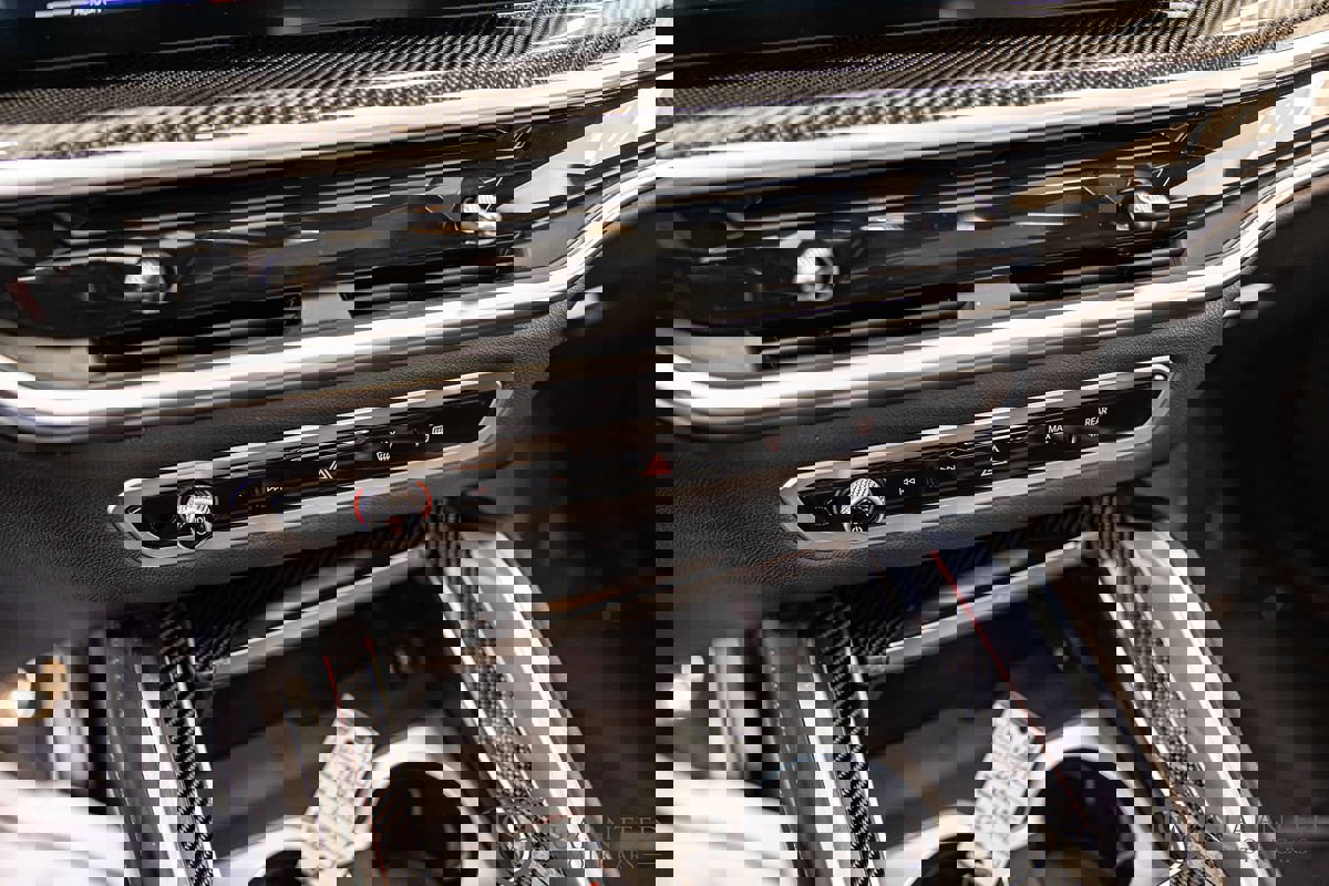 Used 2025 BMW X6 M Competition w/ Executive Package image 28