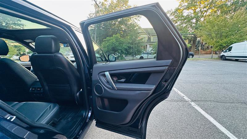 Used 2021 Land Rover Discovery Sport S image 26