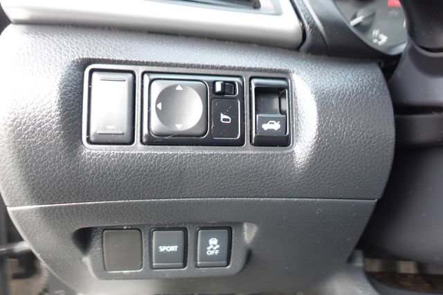 Used 2019 Nissan Sentra SR w/ Exterior Package image 16