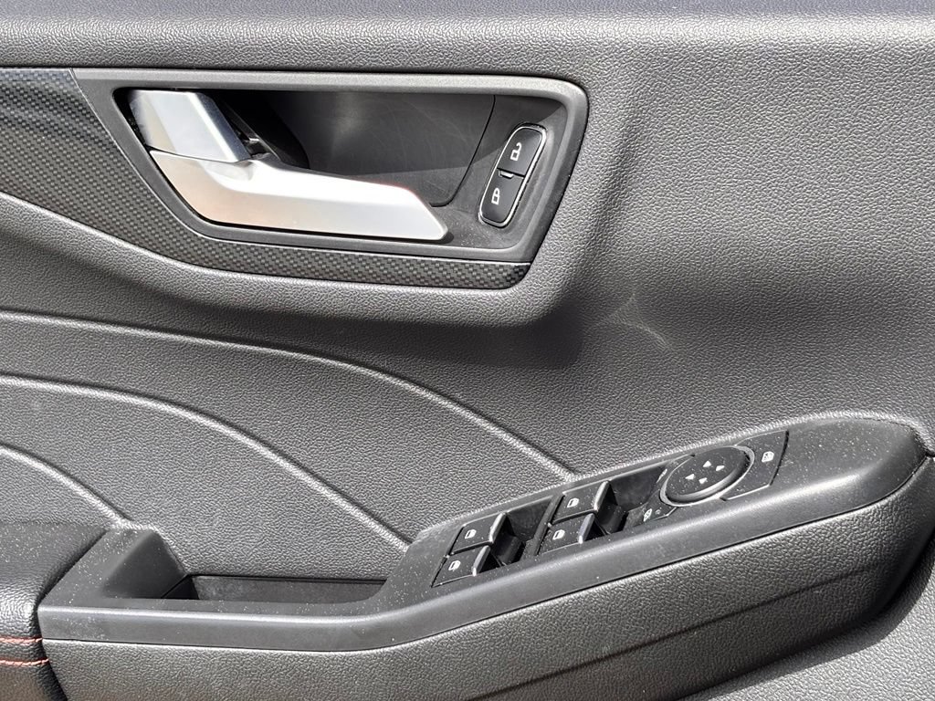 Used 2025 Ford Escape ST-Line FWD image 21