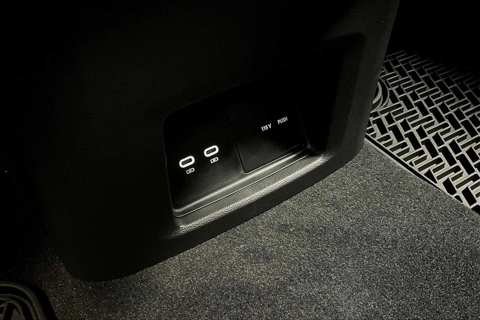 New 2025 Volkswagen Atlas SE image 22