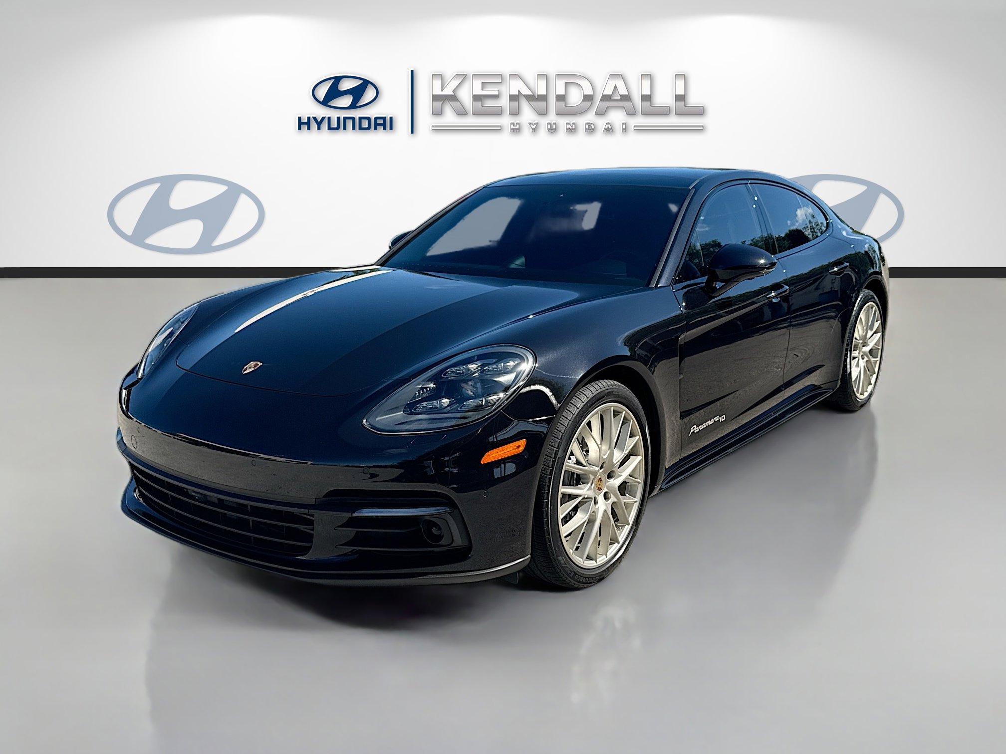 Used 2020 Porsche Panamera 4 image 3