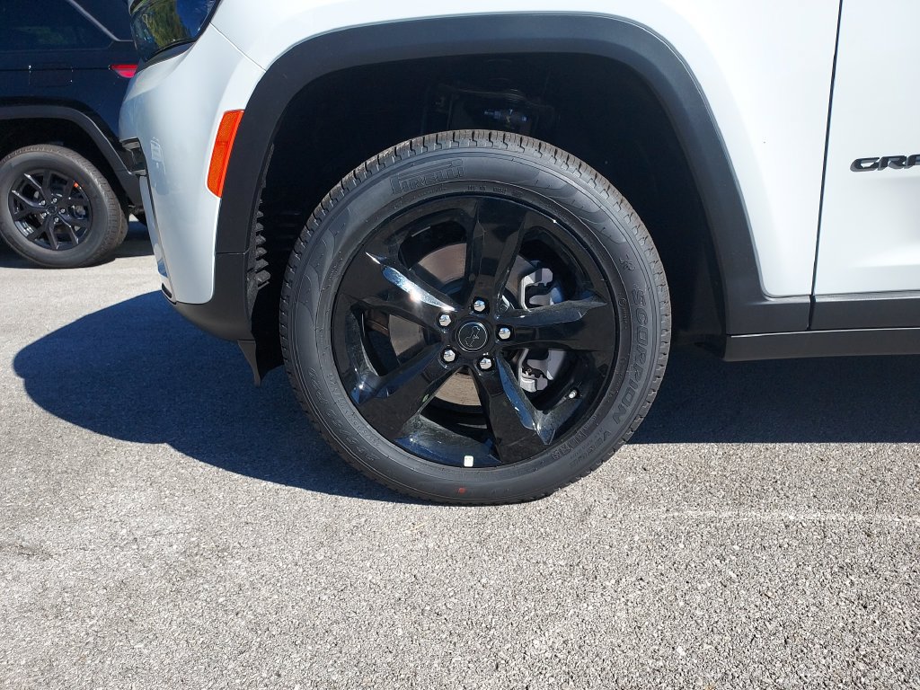 New 2027 Jeep Grand Cherokee L Limited w/ Limited Altitude Package AWD/4WD image 10