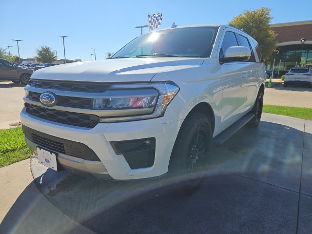 Used 2024 Ford Expedition XLT RWD image 2