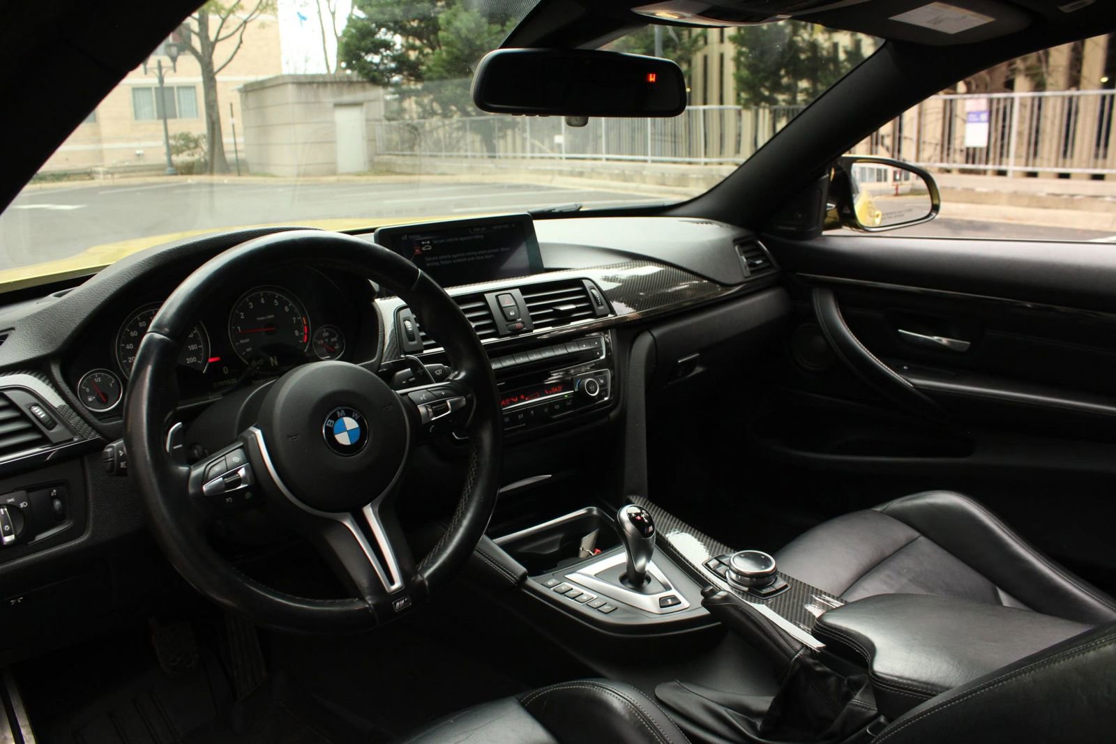 Used 2015 BMW M4 Coupe RWD image 23