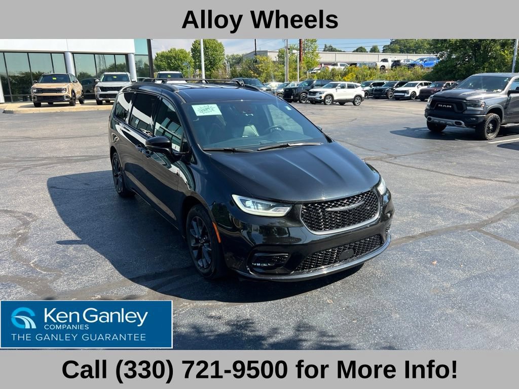 Used 2021 Chrysler Pacifica Touring-L w/ S Appearance Package FWD image 6