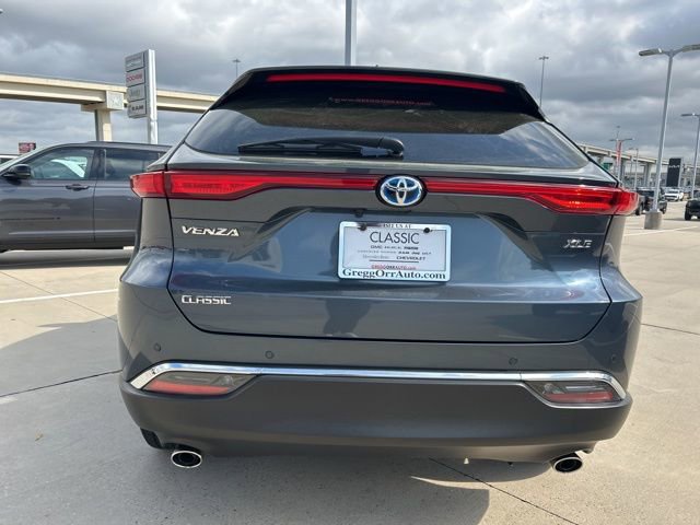 Used 2024 Toyota Venza XLE AWD/4WD image 7