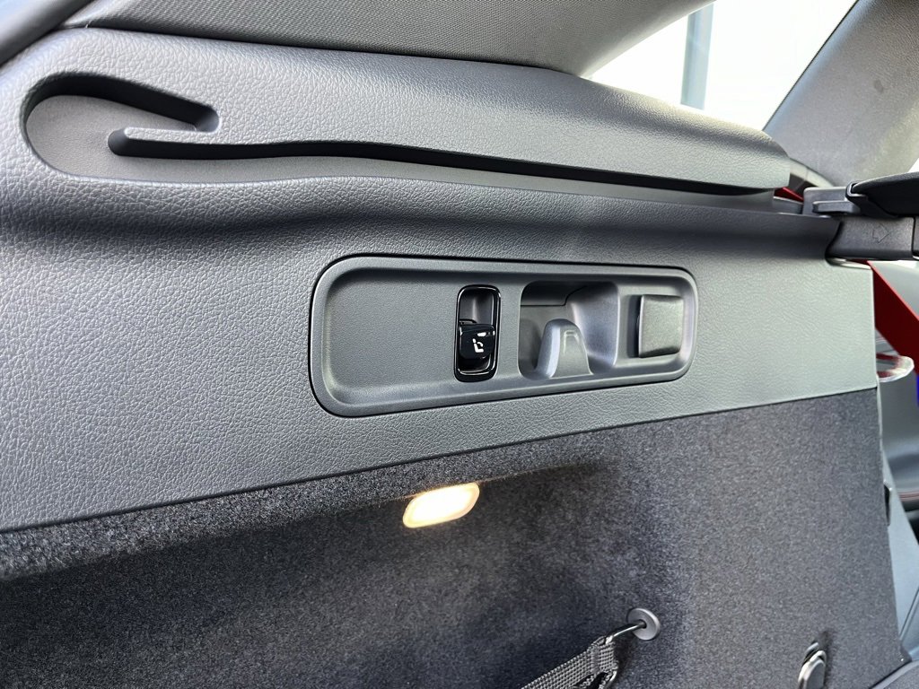 Certified 2025 Mercedes-Benz GLC 43 AMG 4MATIC image 58