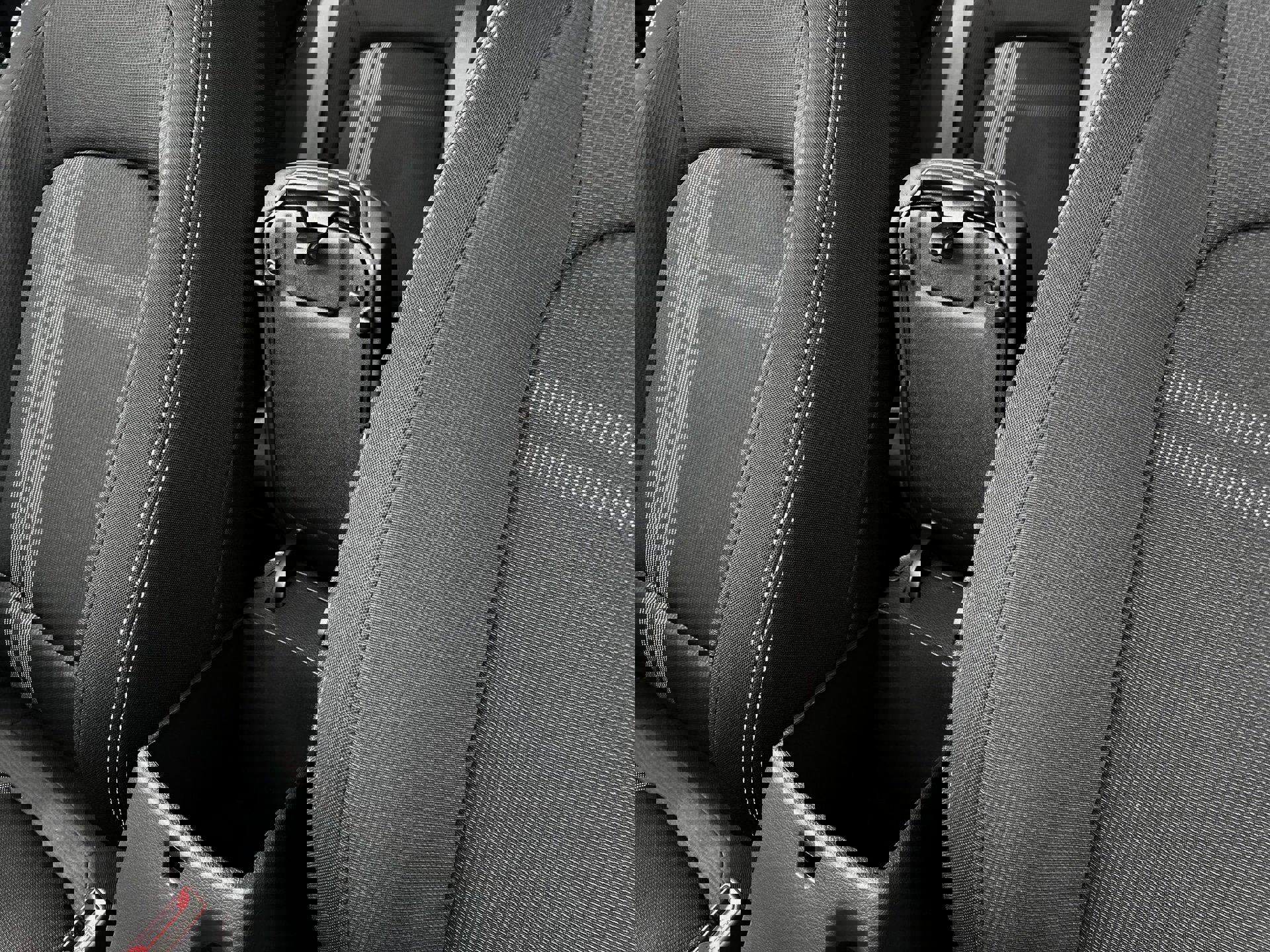 New 2025 Hyundai Venue SEL image 18