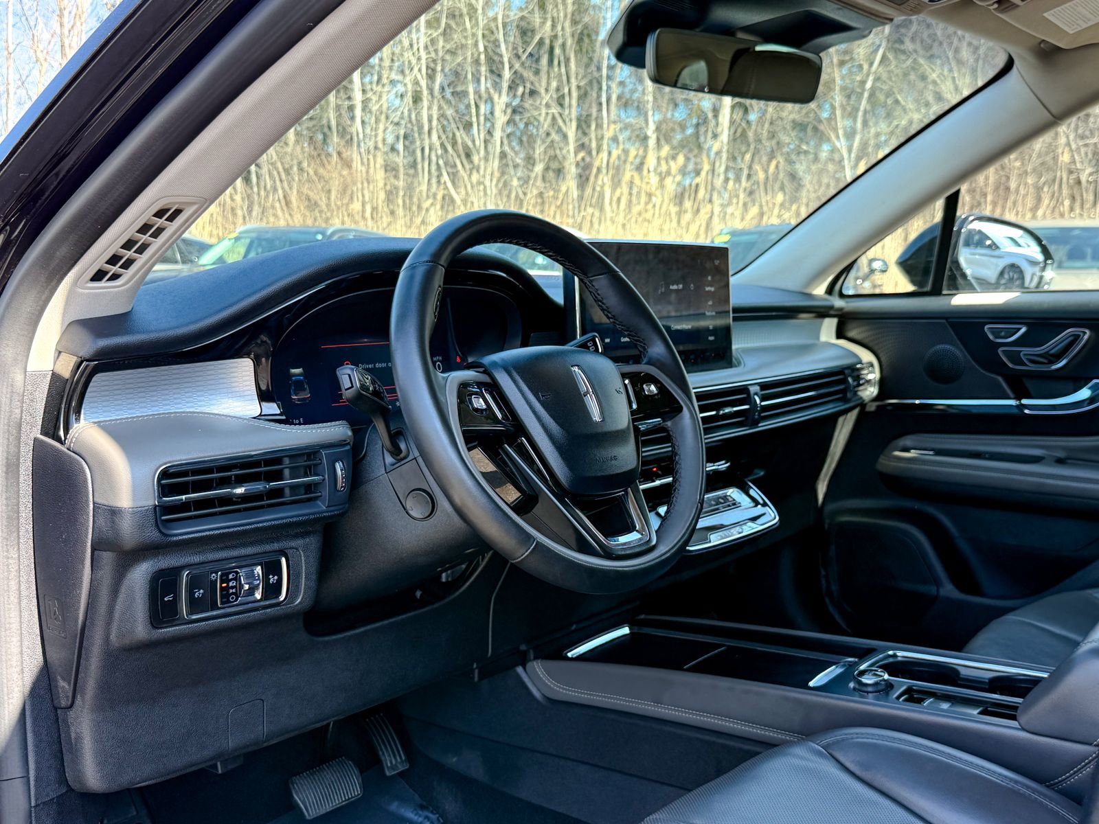 Used 2023 Lincoln Corsair AWD w/ Equipment Group 101A image 15