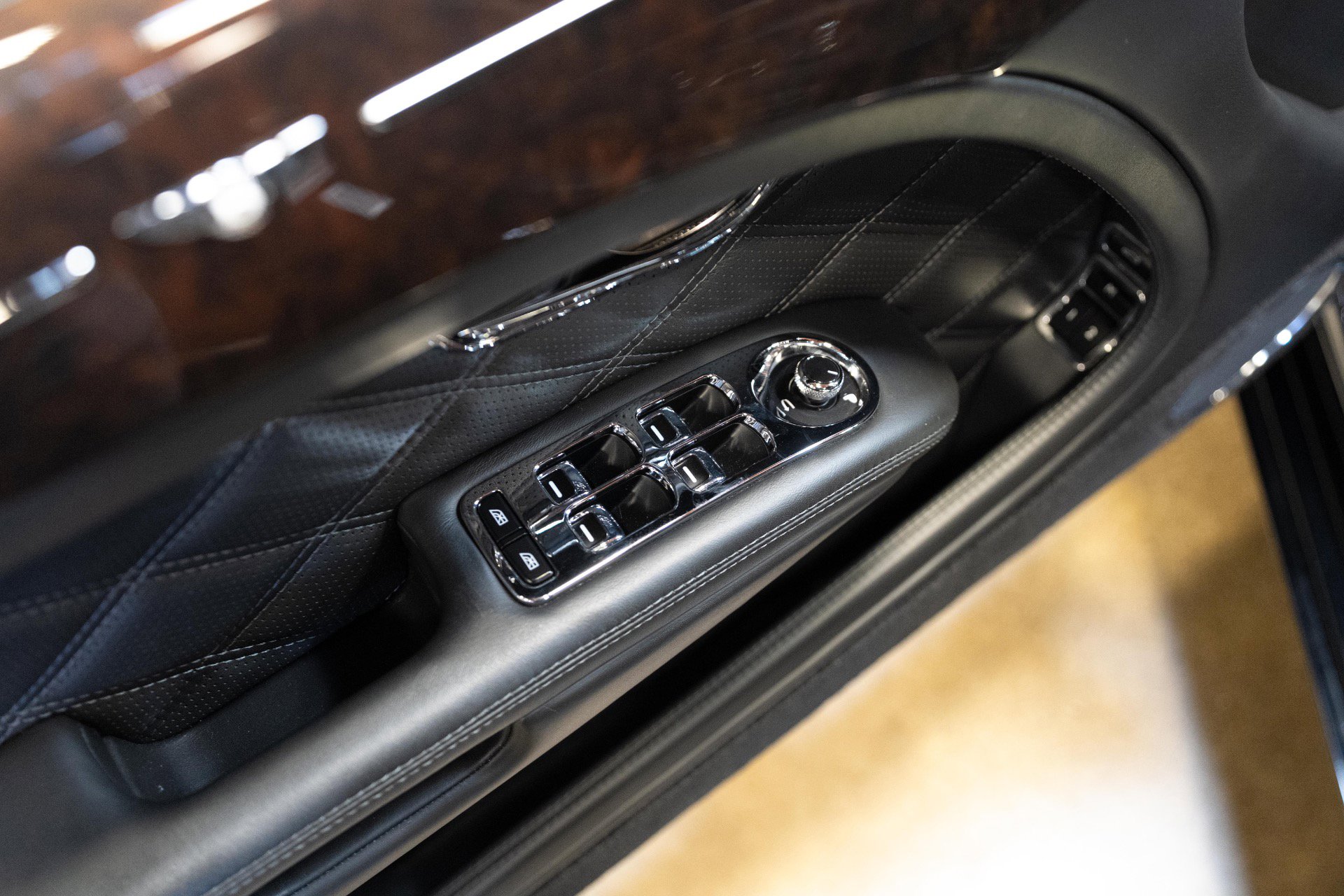 Used 2014 Bentley Mulsanne image 60