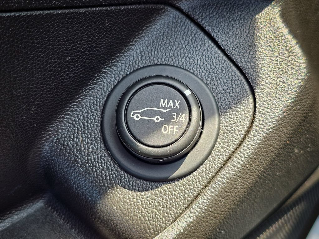 Used 2021 GMC Terrain SLT w/ Infotainment Package II AWD/4WD image 13