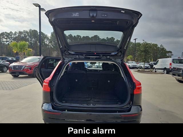 Used 2025 Volvo V60 B5 Cross Country Plus image 21