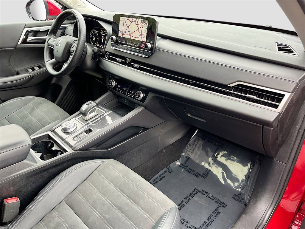 Used 2023 Mitsubishi Outlander SE image 28