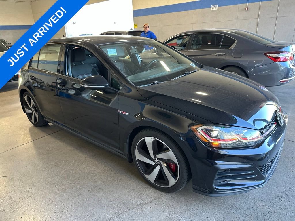 Used 2018 Volkswagen GTI SE FWD image 2