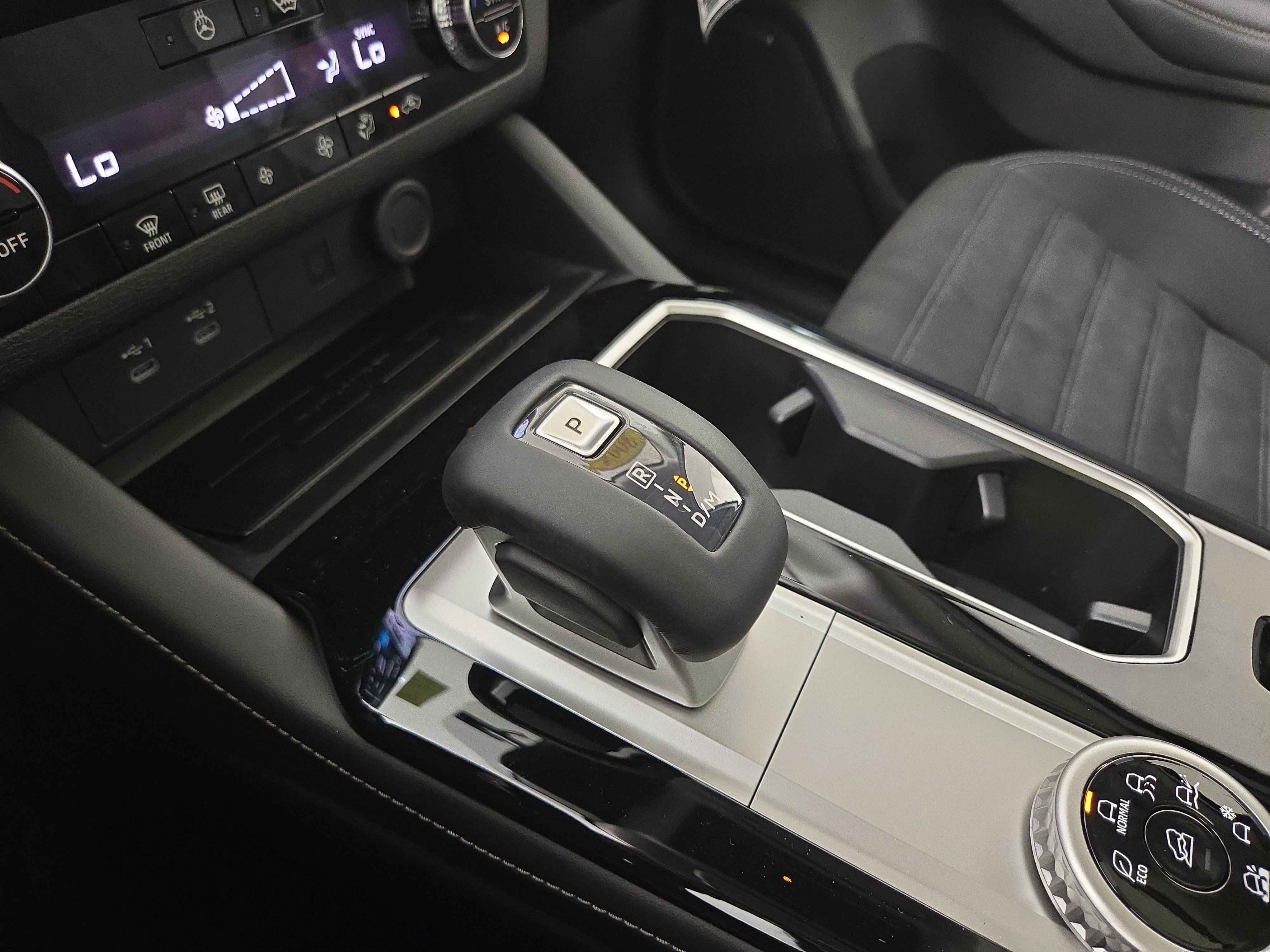 New 2026 Mitsubishi Outlander AWD image 24