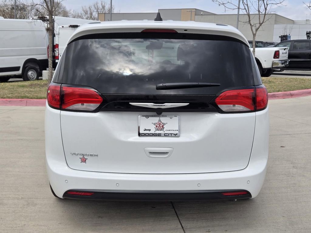 New 2026 Chrysler Voyager LX FWD image 4