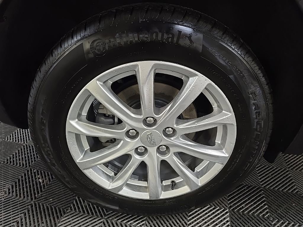 Used 2023 Cadillac XT4 Luxury w/ Cold Weather Package image 14