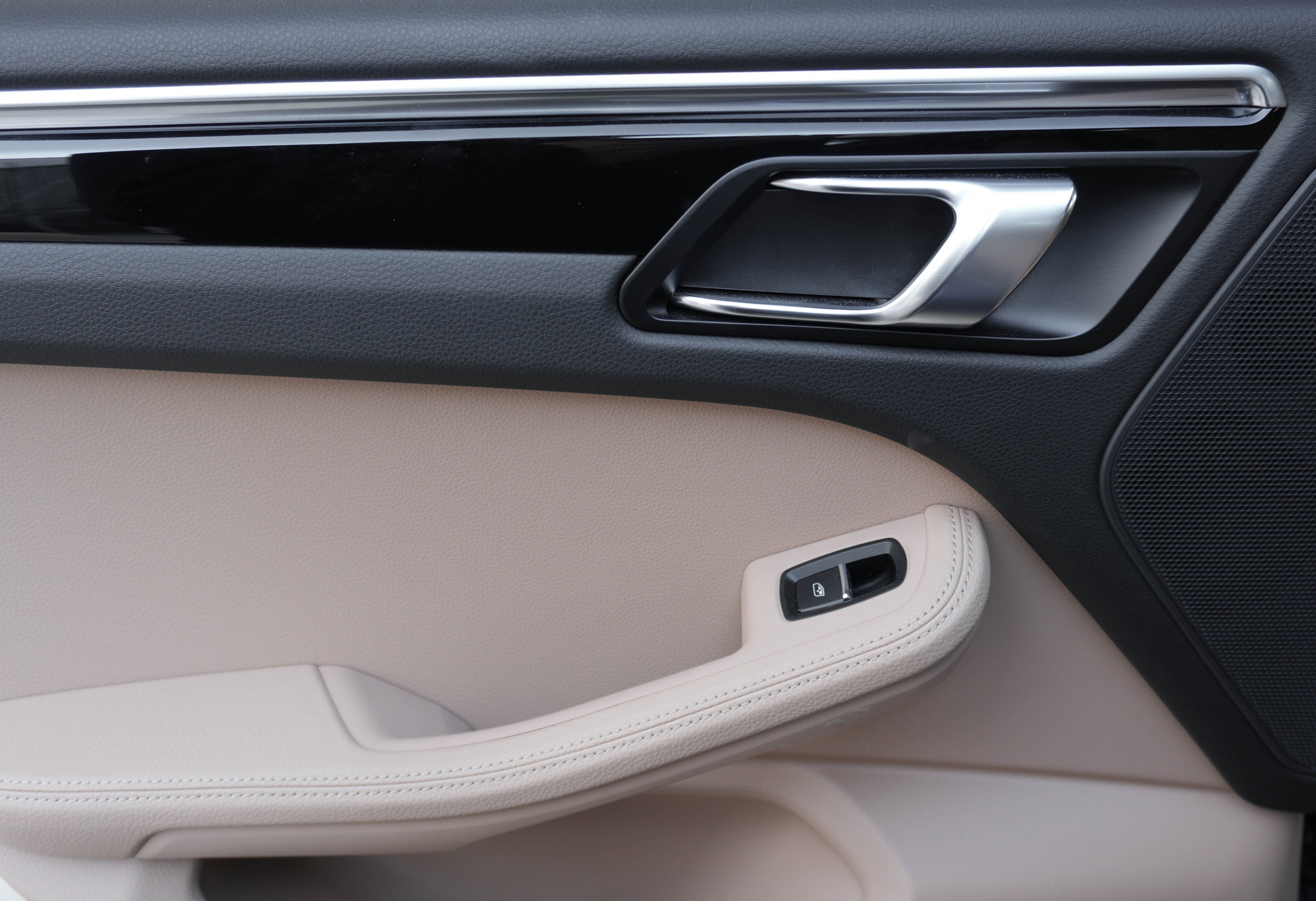 Used 2024 Porsche Macan image 34