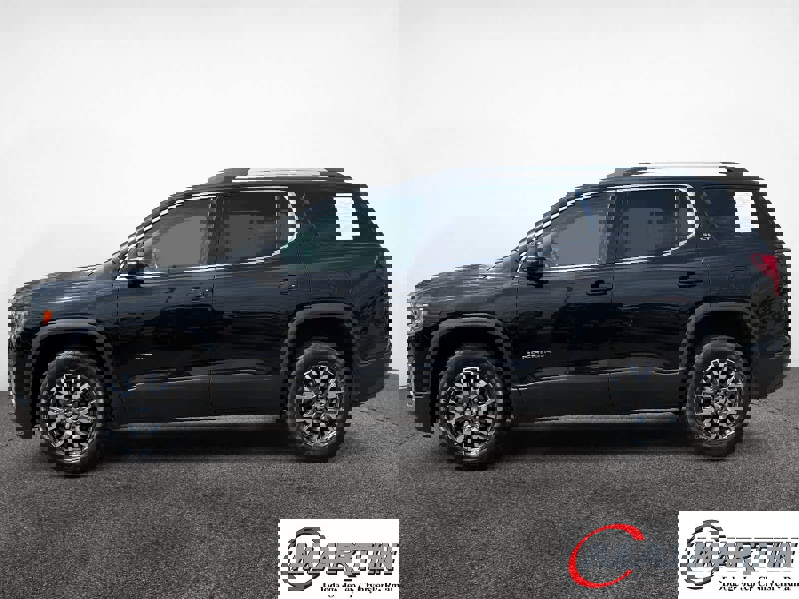 Used 2023 GMC Acadia SLT image 2