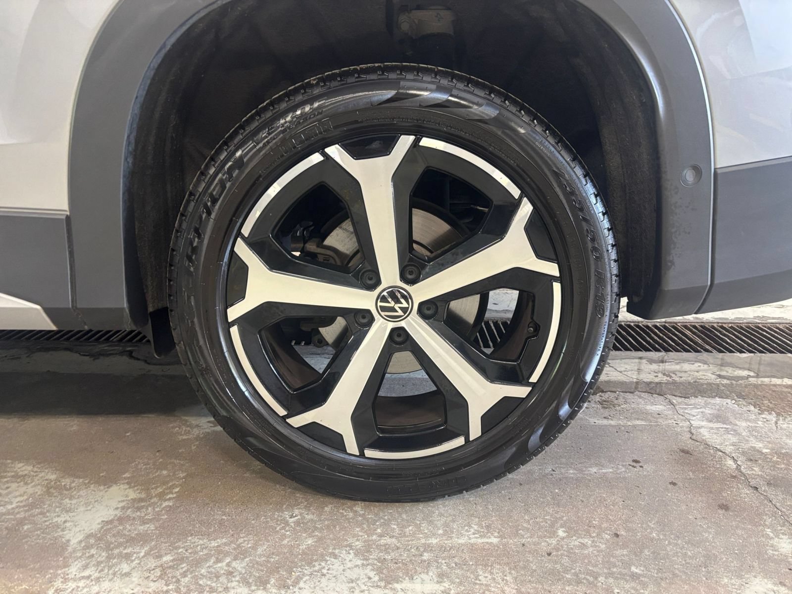 Used 2026 Volkswagen Tiguan SE AWD/4WD image 31