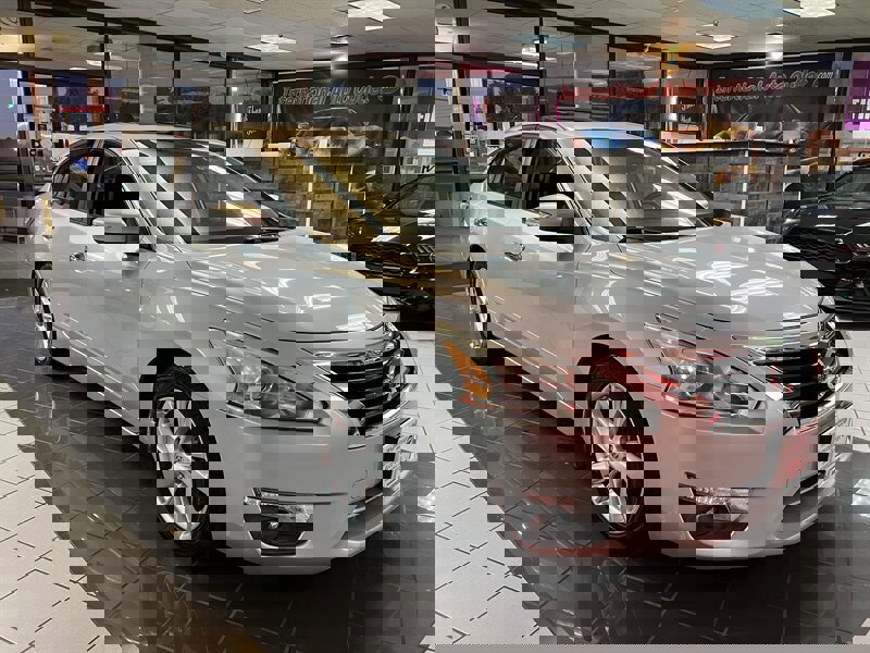 Used 2015 Nissan Altima 2.5 SL w/ Technology Package image 4