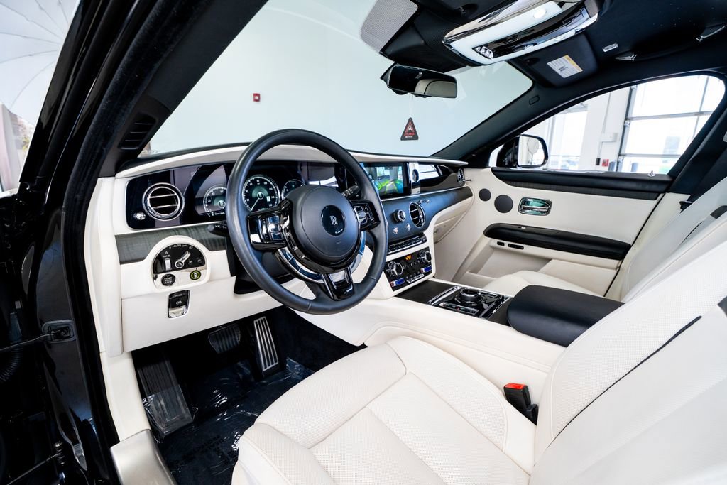 Used 2022 Rolls-Royce Ghost image 22