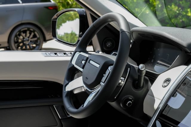 New 2026 Land Rover Discovery S AWD/4WD image 20