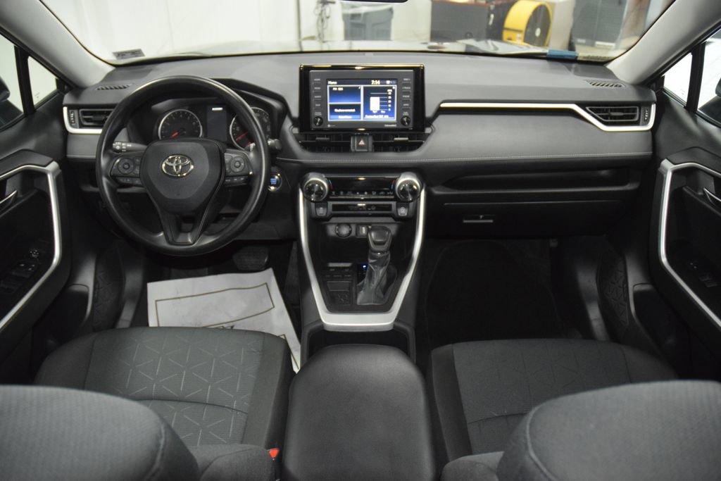 Used 2022 Toyota RAV4 XLE FWD image 27