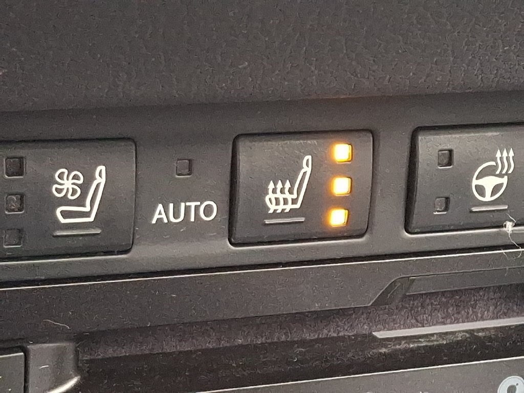 Used 2021 Lexus ES 300h w/ Accessory Package FWD image 26