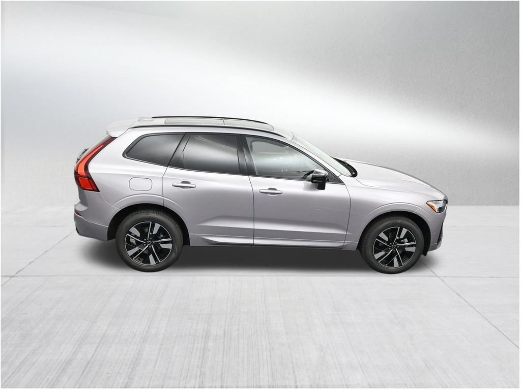 New 2026 Volvo XC60 B5 Plus AWD/4WD image 18