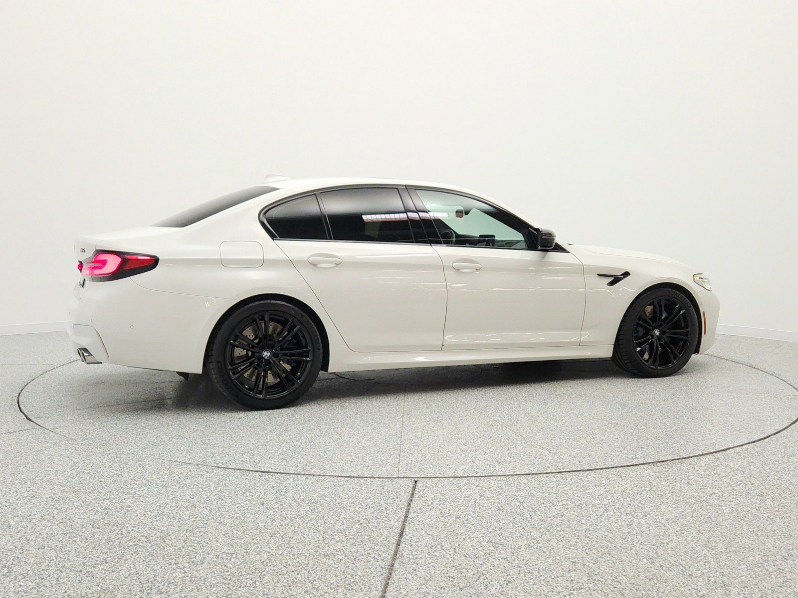 Used 2021 BMW M5 w/ Executive Package AWD/4WD image 5