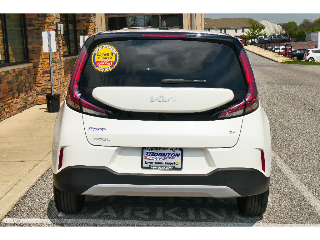 Used 2023 Kia Soul LX w/ LX Technology Package FWD image 4