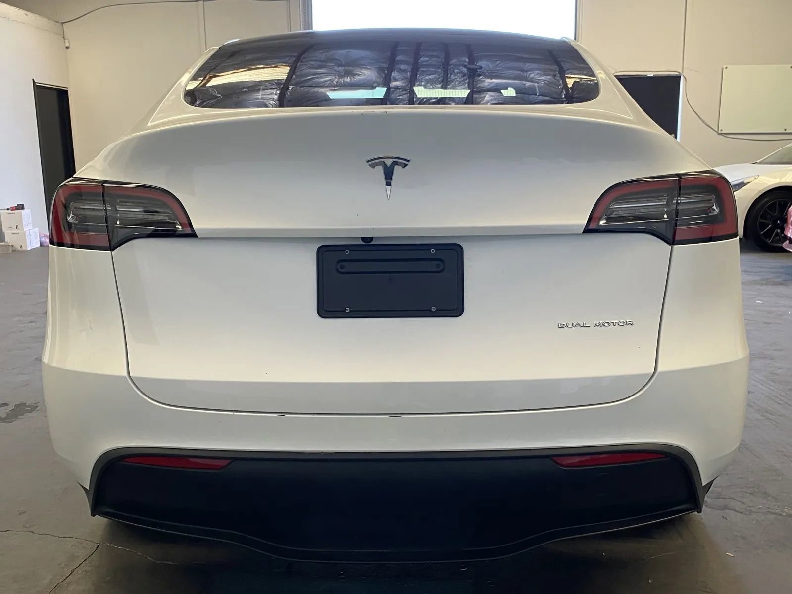 Used 2023 Tesla Model Y AWD image 3