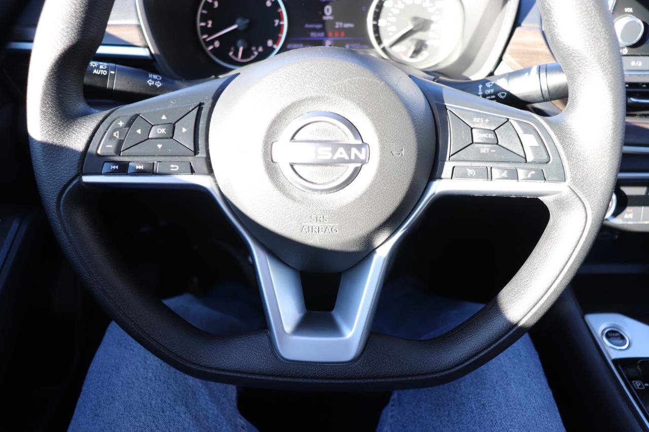 Used 2025 Nissan Altima 2.5 SV AWD/4WD image 27
