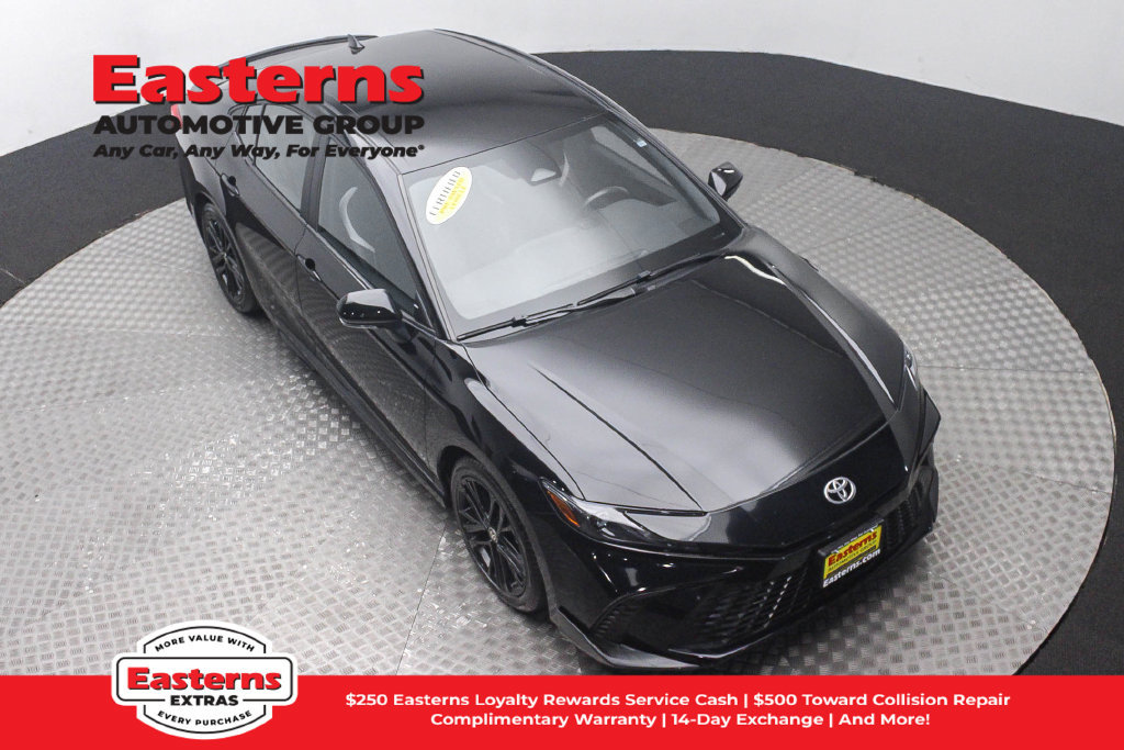 Used 2025 Toyota Camry SE FWD image 4
