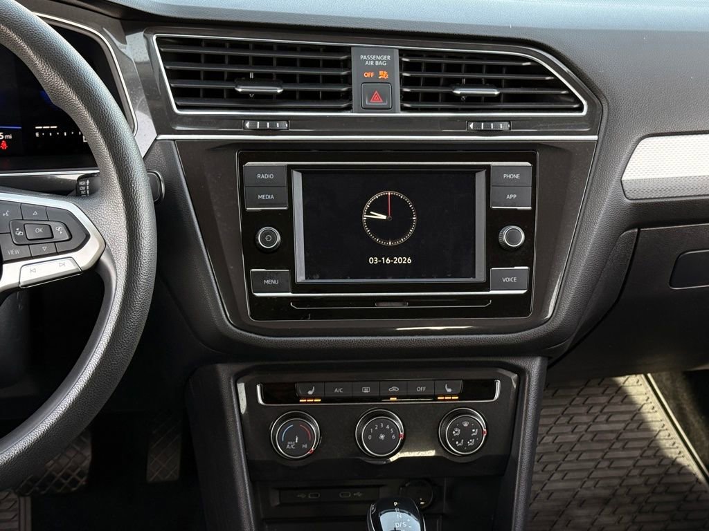 Used 2022 Volkswagen Tiguan S image 16