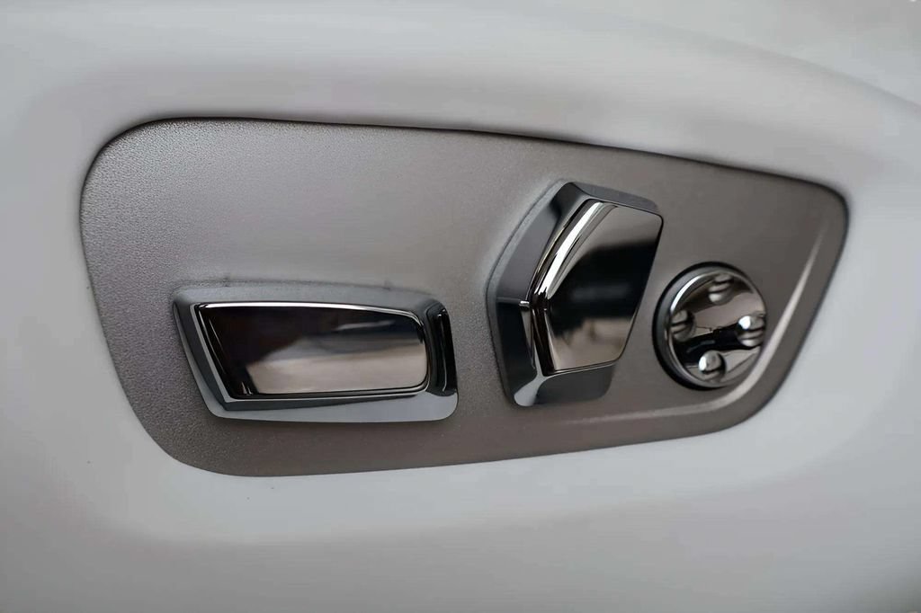 Used 2021 Rolls-Royce Wraith RWD image 18