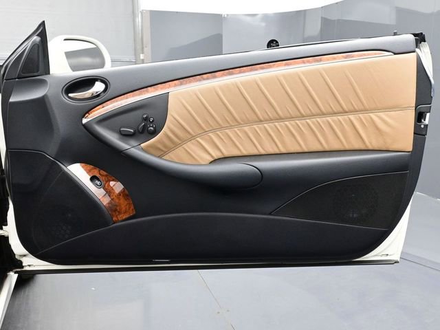 Used 2009 Mercedes-Benz CLK 350 Cabriolet image 16