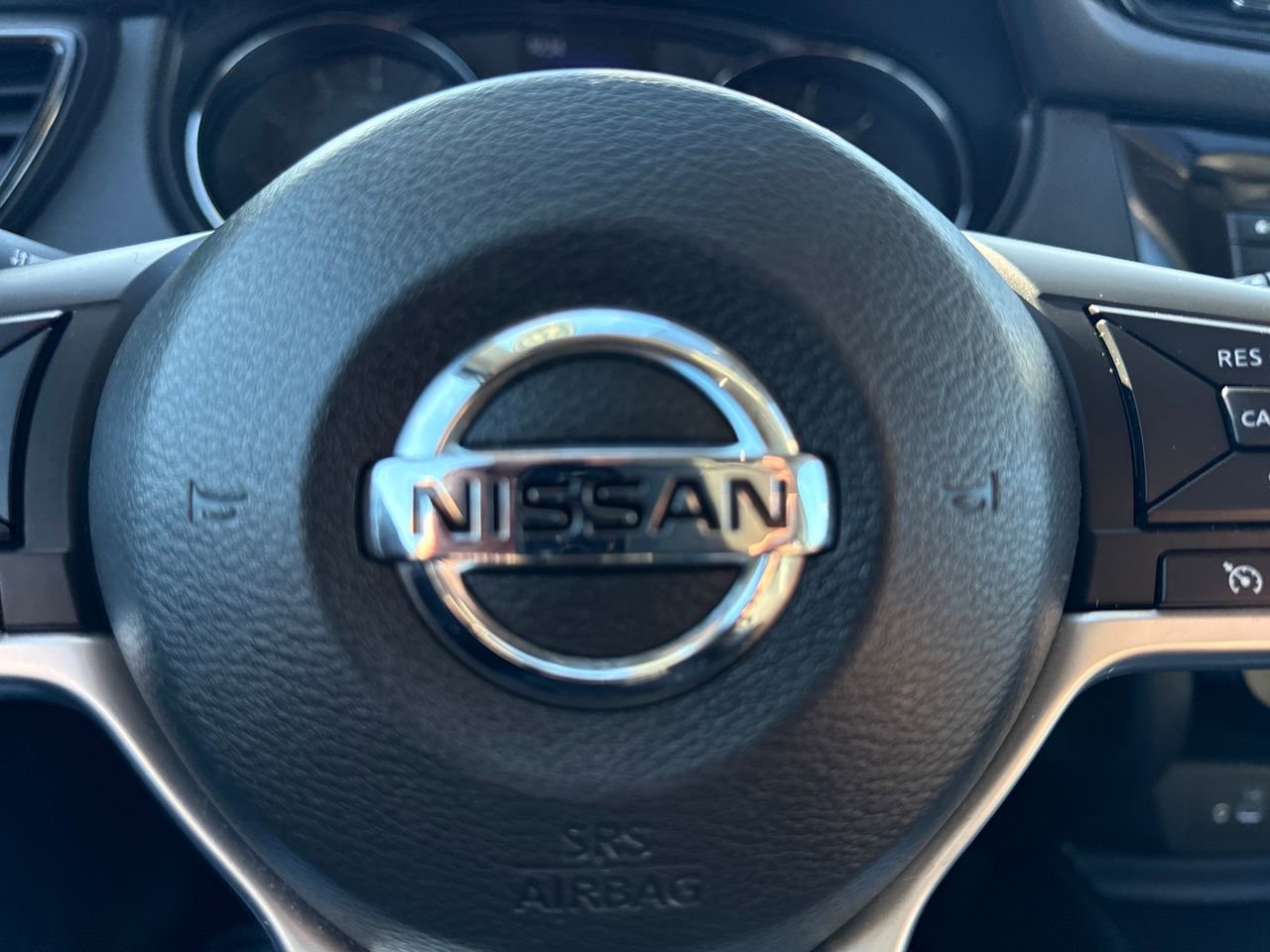 Used 2020 Nissan Rogue SL image 26