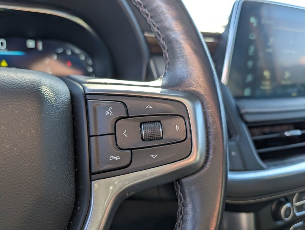 Used 2023 Chevrolet Suburban Premier image 19