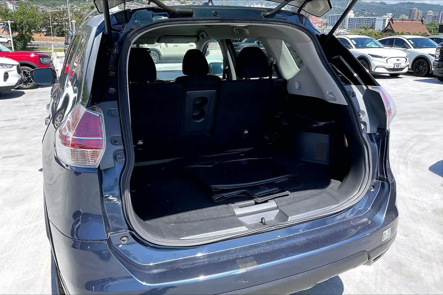 Used 2016 Nissan Rogue SV FWD image 18