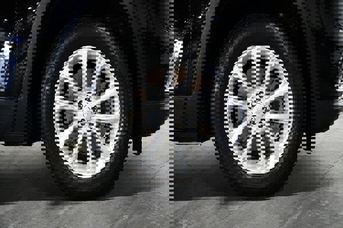 Used 2020 Jeep Cherokee Latitude image 5