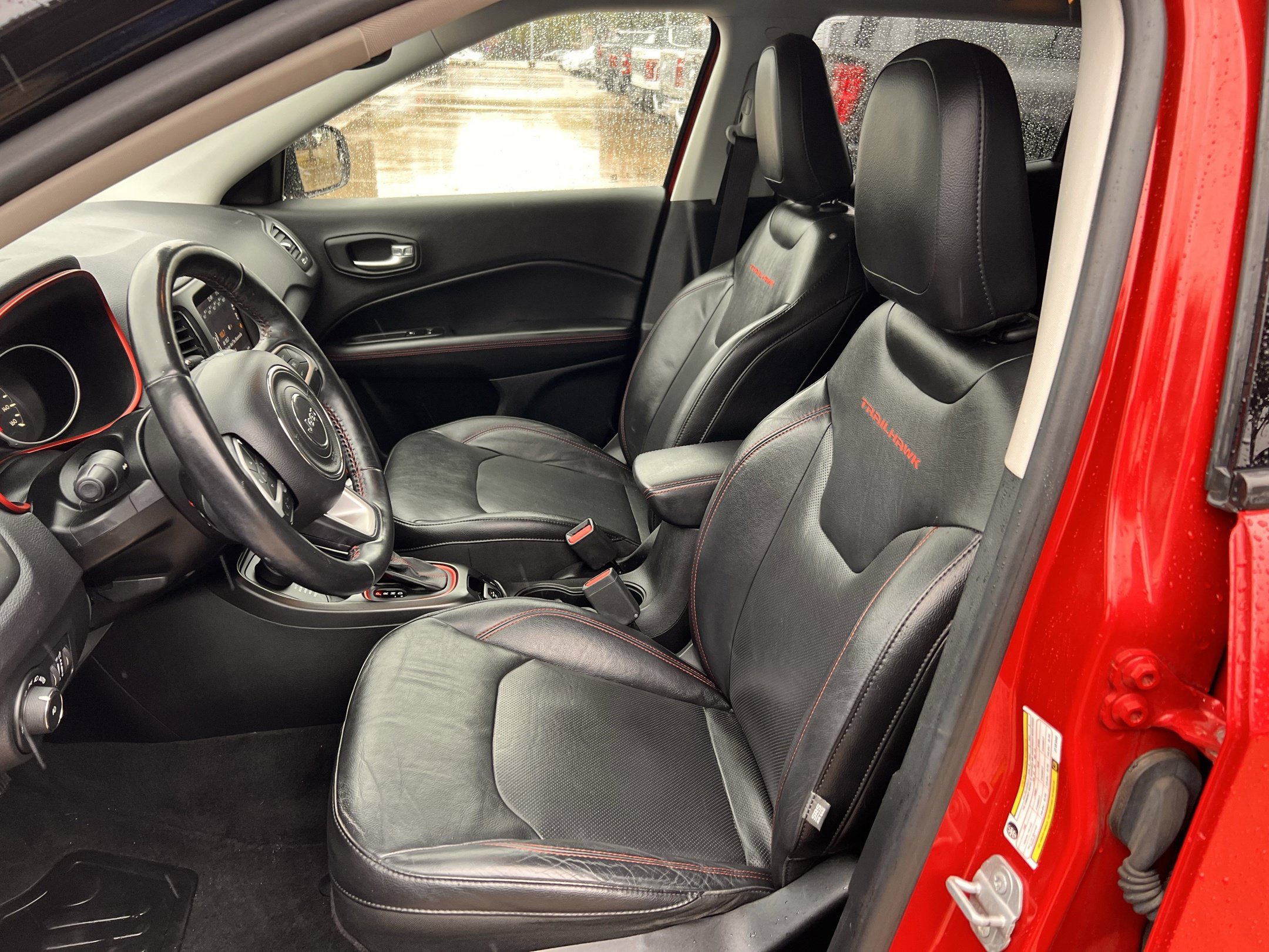 Used 2018 Jeep Compass Trailhawk w/ Leather Interior Group AWD/4WD image 24