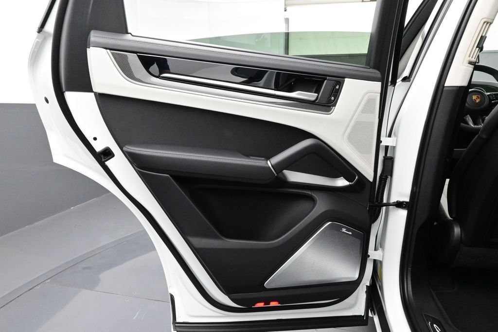 New 2026 Porsche Cayenne GTS AWD/4WD image 12