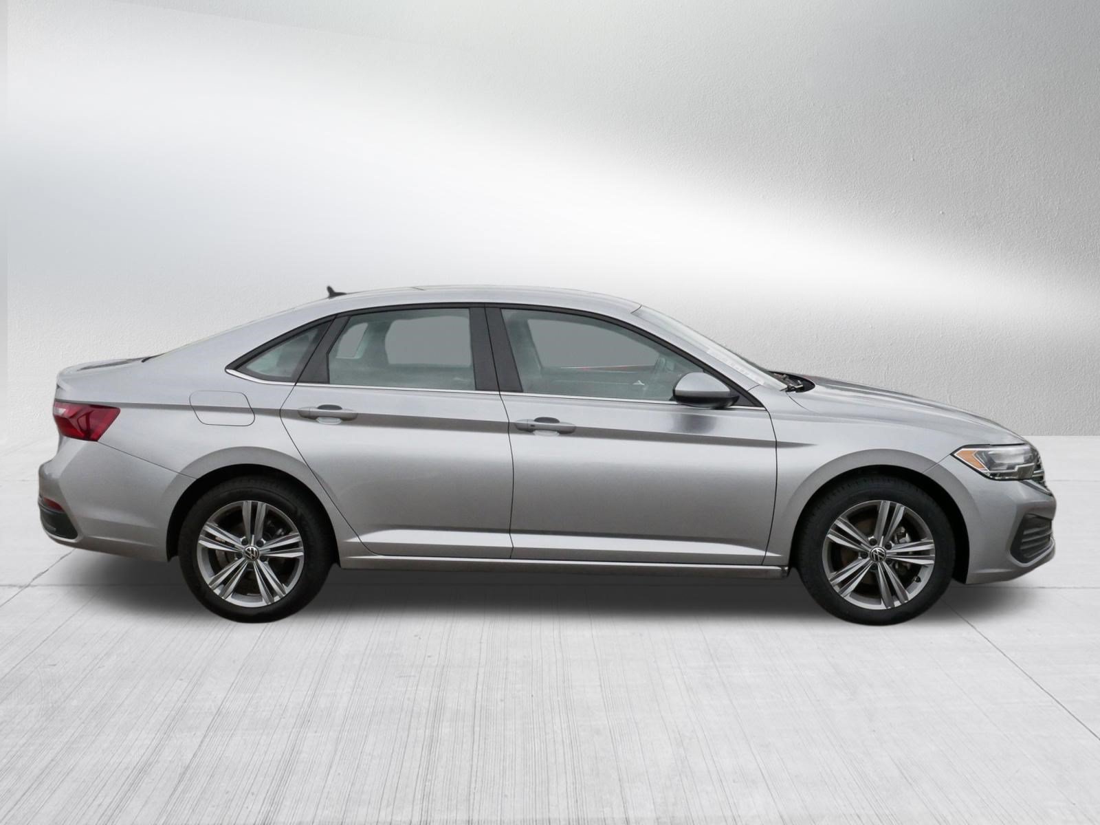 Certified 2024 Volkswagen Jetta SE FWD image 8